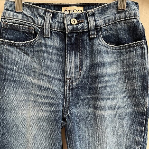 Etica Altin Cropped Raw Hem Straight Leg Jeans Distressed Size XS or 1 NEW - Picture 2 of 3